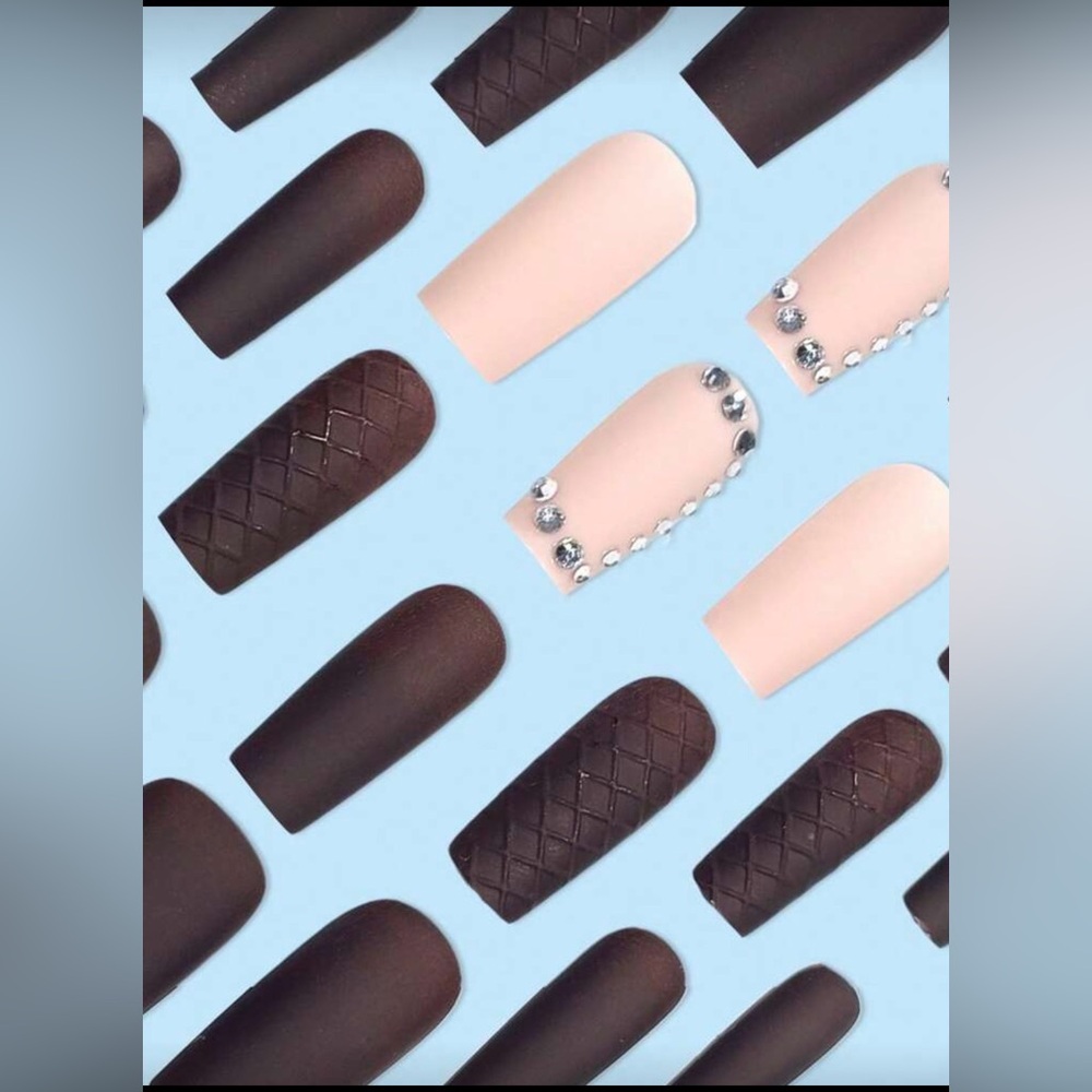 New Arrivals! Elegant Brown and Nude Nail Set - Picture 2 of 7